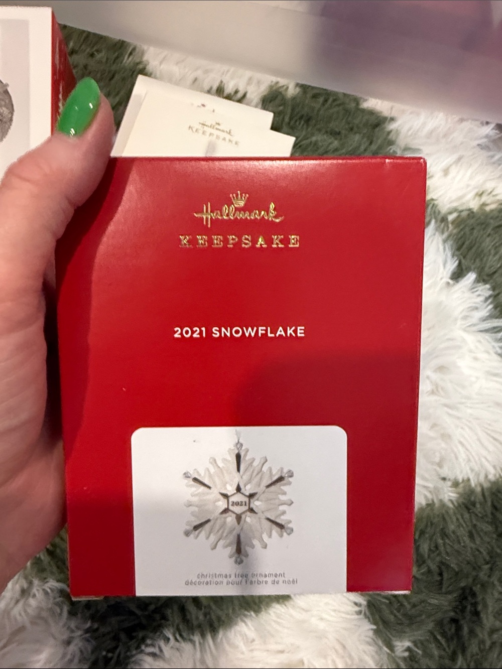 Hallmark Keepsake Silver Snowflake & Wreath Ornament Set - Red and White Boxes - Picture 11 of 11
